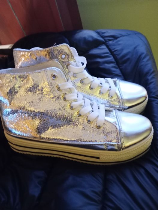 Дамски кецове сребристи