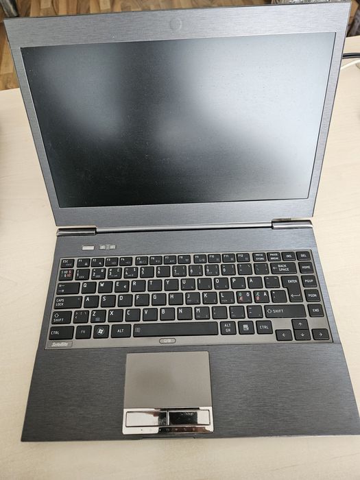 ultrabook laptop slim toshiba l855