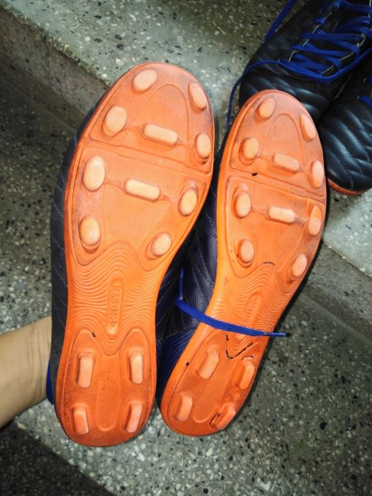 Футболни обувки 37 номер