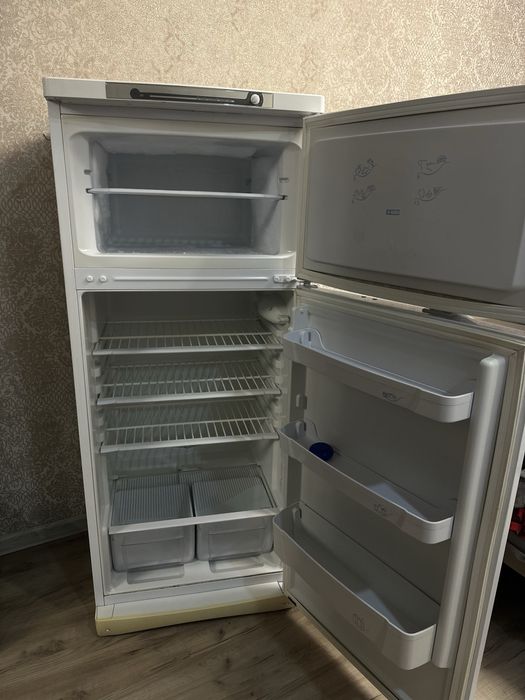 Продам холодильник Indesit