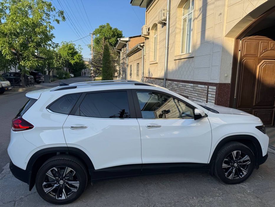 Chevrolet Tracker 2023 — 3