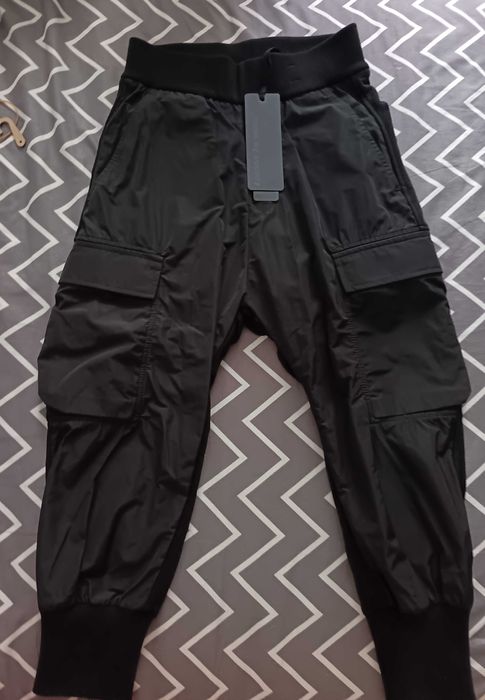 Pantaloni trening