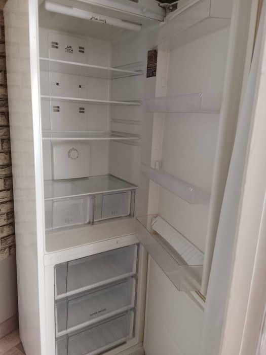 Холодильник Hotpoint-Ariston