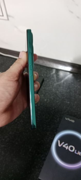 Vivo 40 Lait сатылады