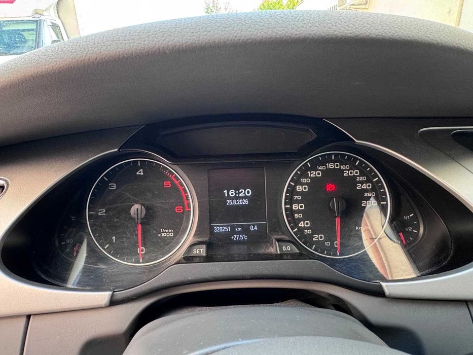 Vand Audi A4 B8 2011