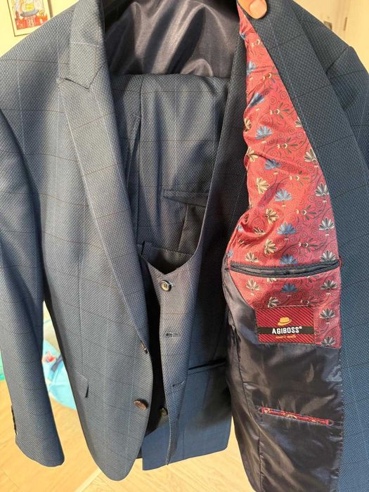 Costum barbati in trei bucati