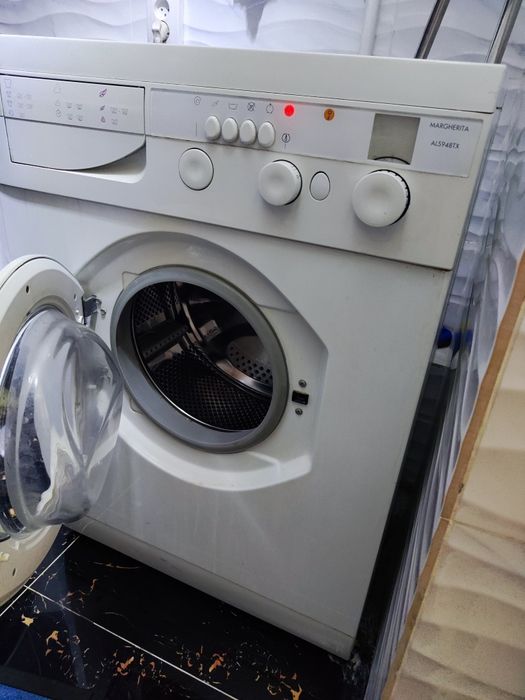 Продам стиральную машину Ariston