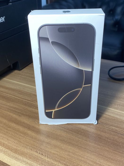 iPhone 16 Pro• 128 GB • Natural Titanium