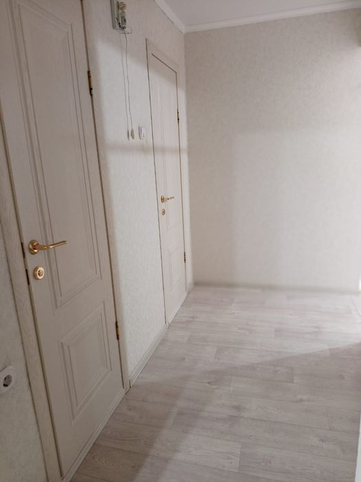 Продам 4 комнатную квартиру.