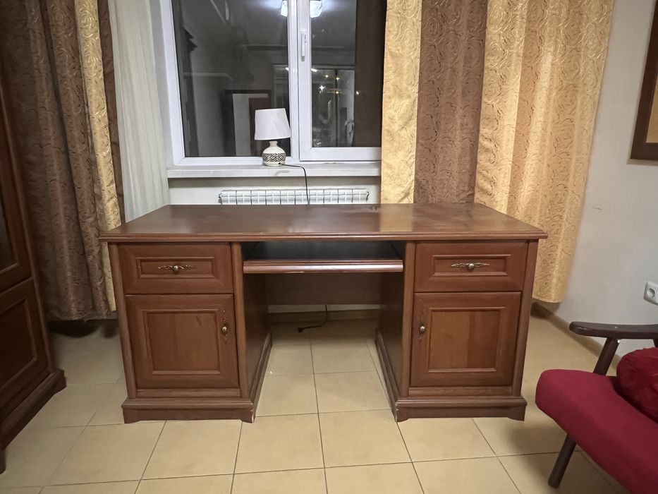 Продам письменный стол