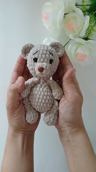 Вязанеые игрушки мишки.