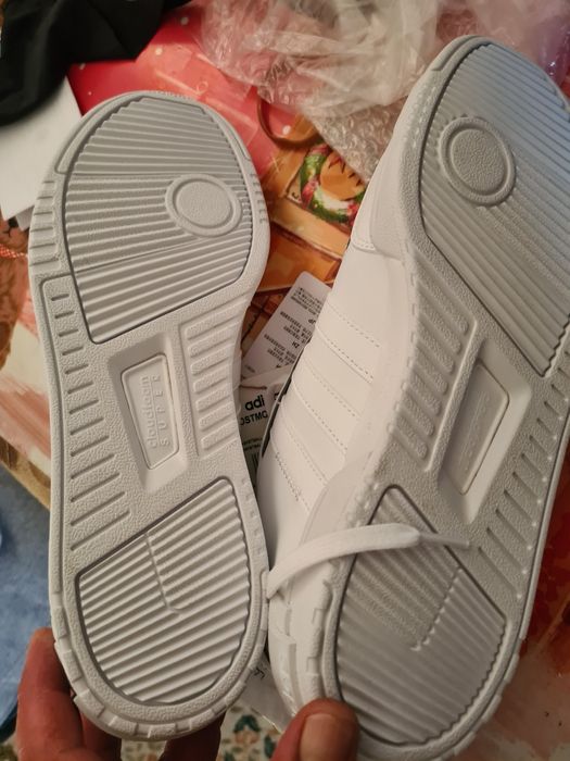 Vind o pereche de Adidași .AdidasPostmove originali Indonezia