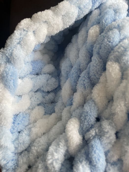 Ръчно изплетено одеяло