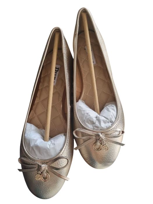 Дамски обувки-балеринки и обувки от естествена кожа с нисък ток