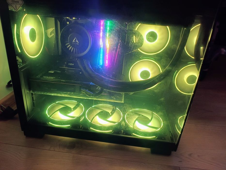 Vând PC Gaming AMD Ryzen 7 5700x + RTX 5060+32GB DDR4