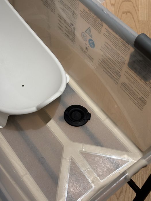 Vând pachet complet cădiță pliabilă Stokke Flexi Bath, în stare excelentă, curată și impecabilă din punct de vedere funcțional