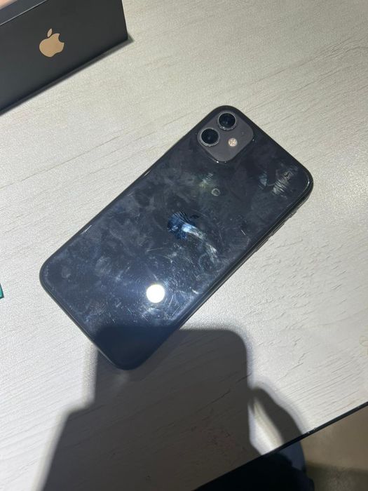 айфон 11 64гб идеал