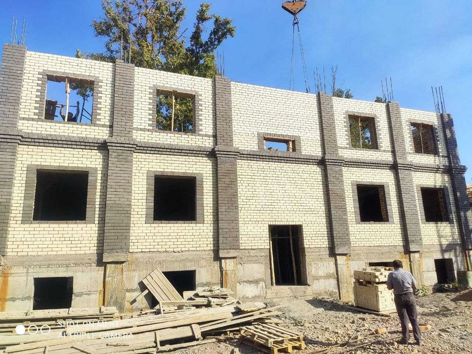 Девелоперам. Срочно. В Центре земля под застройку. Ангрен.