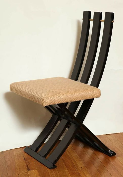 Стол и стулья премиум-класса