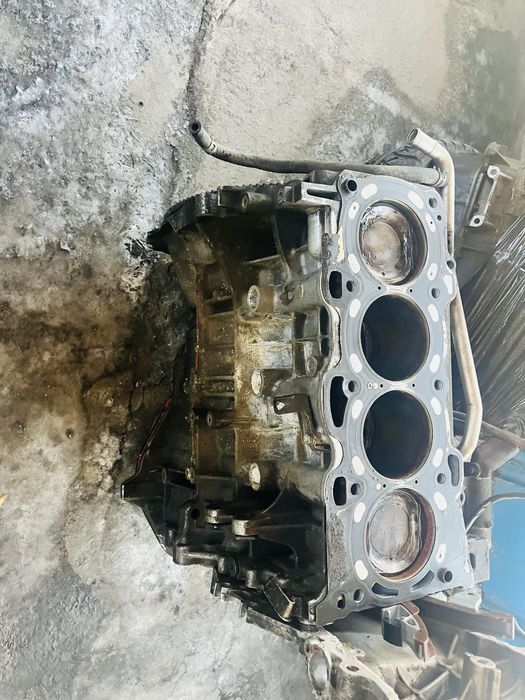 Блок от тойота 2.4 эстима