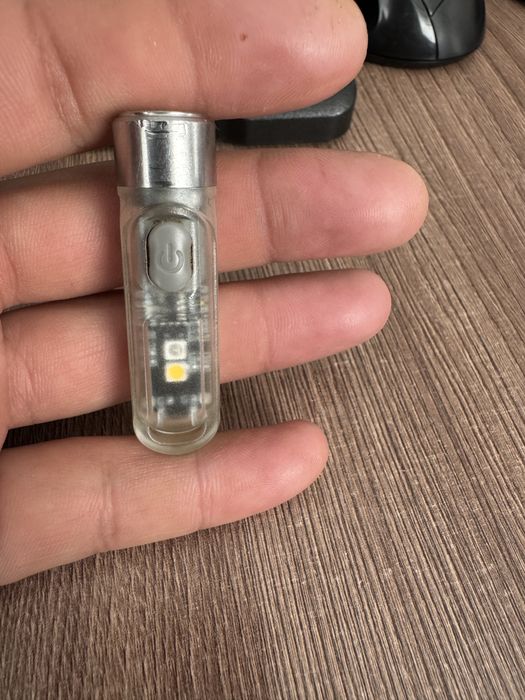 Продам фонарик наключник