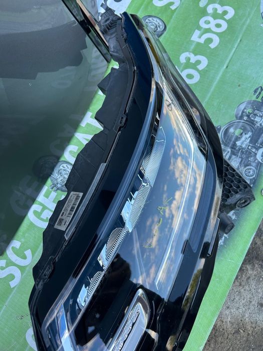 Far stânga Range Rover Velar