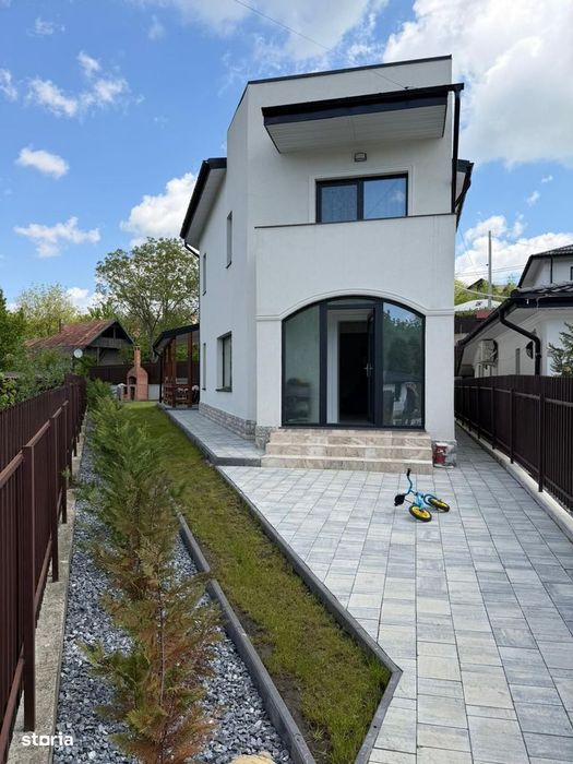 Casa noua cu 4 camere, pe parter si etaj, in Barnova