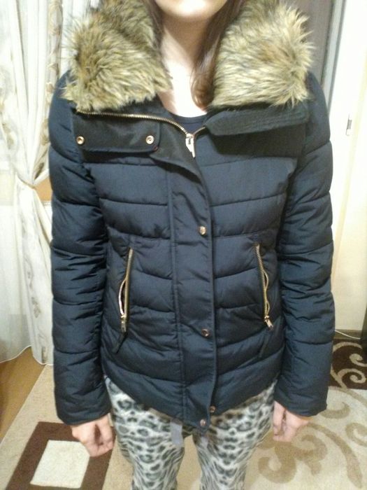 Geaca dama/fete Bershka de iarna, mar. M, cul. bleumarin