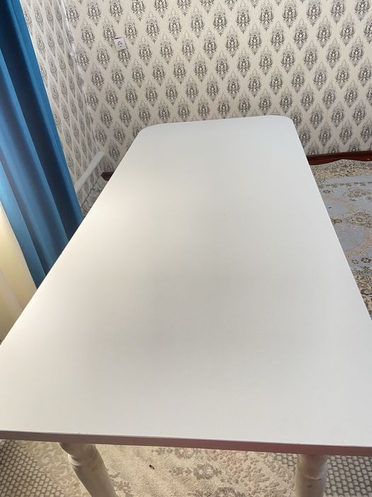 Стол для гостиной