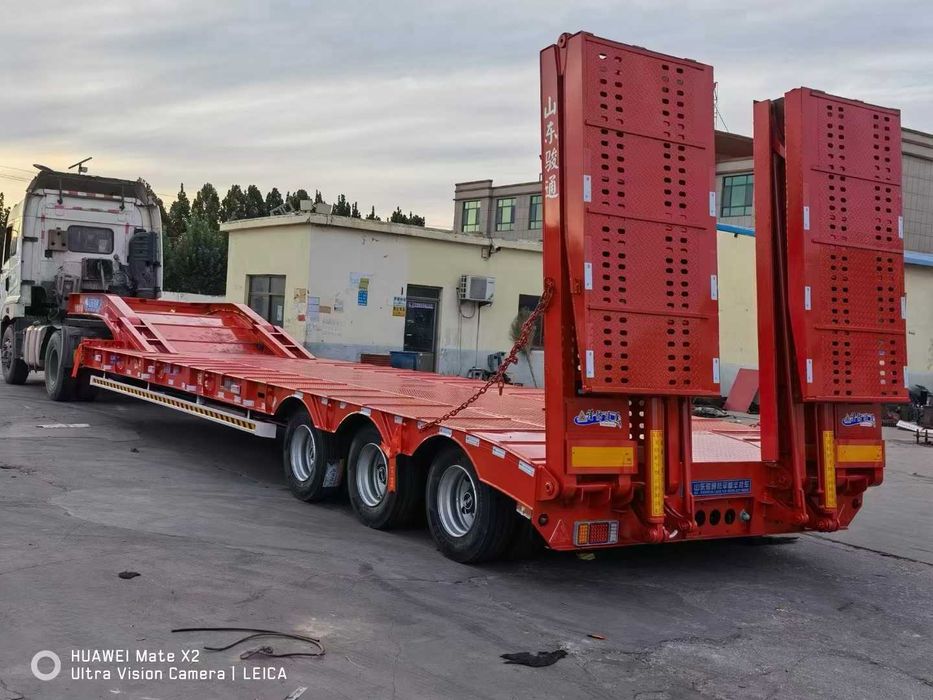 Специальный прицеп для перевозки экскаваторов