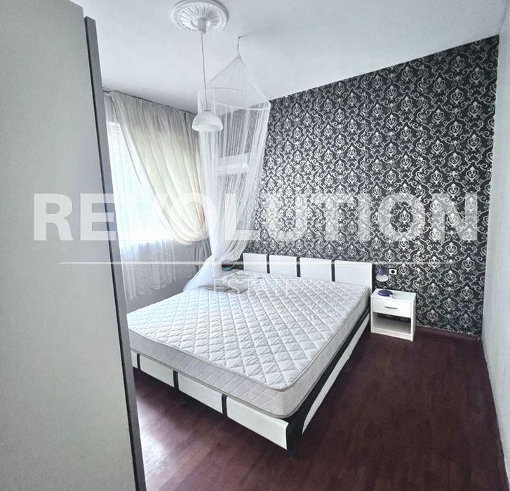 Дава се под наем Тристаен апартамент в Варна, Генералите - 120 кв.м за 598.23 € - Снимка #2