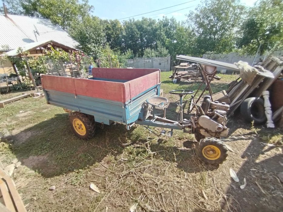 Motoagricola tractoraș cu remorcă 4x4 cu plug