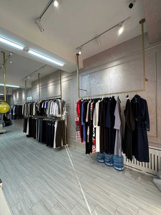 Продаётся помещение 110+153м2  Ориентир: B&B