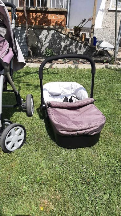 Бебешка количка с зимен и летен кош.