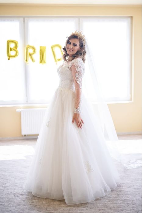 Rochie de mireasa/costum mire