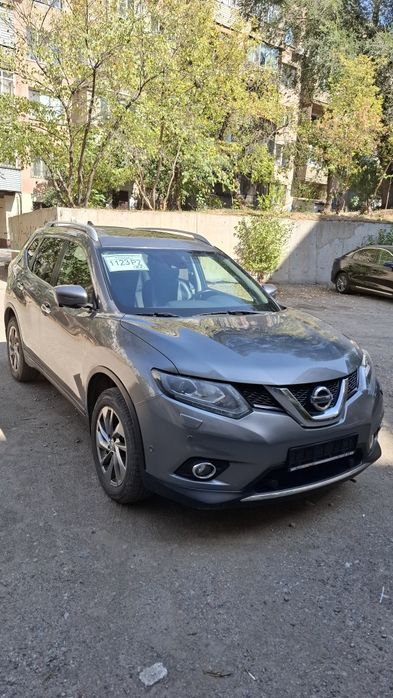 Продаю автомобиль Nissan X-trail.