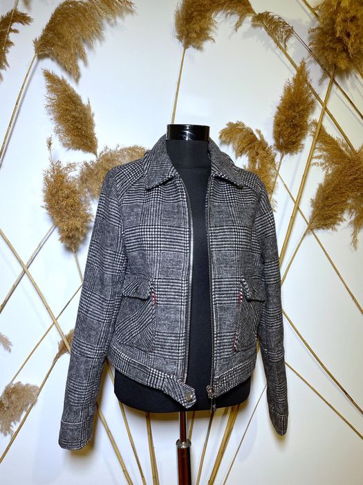 Jachetă Guess autentică