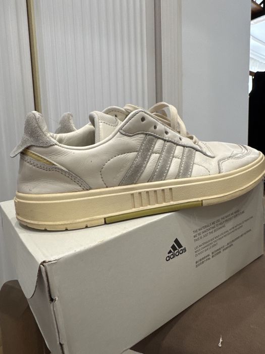 Adidas кроссовки 39 размер