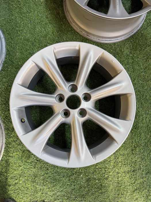 Оригинальные литые диски Toyota R18