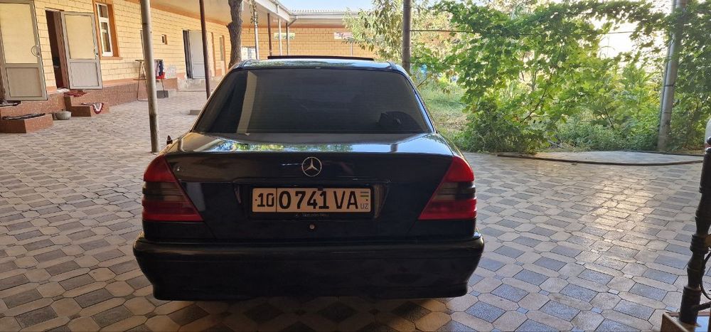 Mercedes w202 sotiladi.