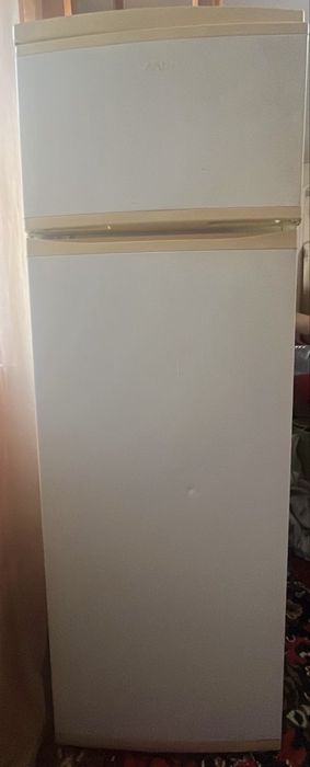 Холодильник двухкамерный