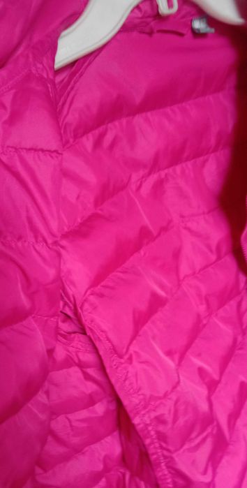 Легкая куртка на девочку лет 6-7