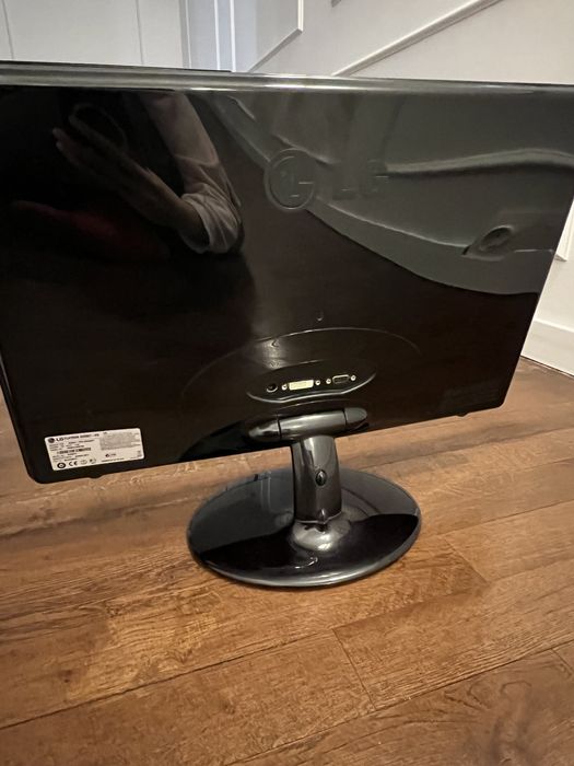 Monitor LG FLATRON E2250T-PN