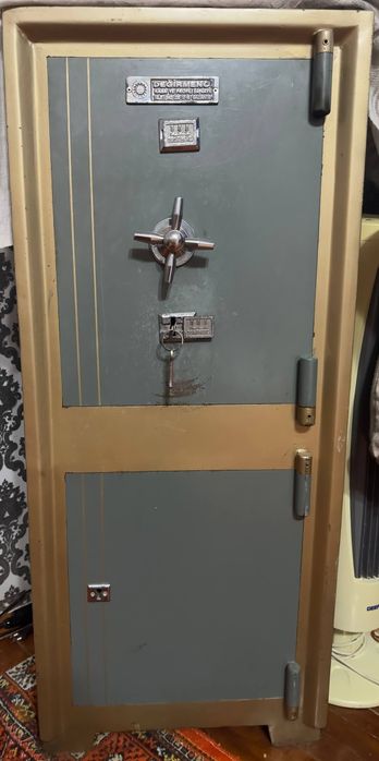 Seyf sotiladi rossiyskiy