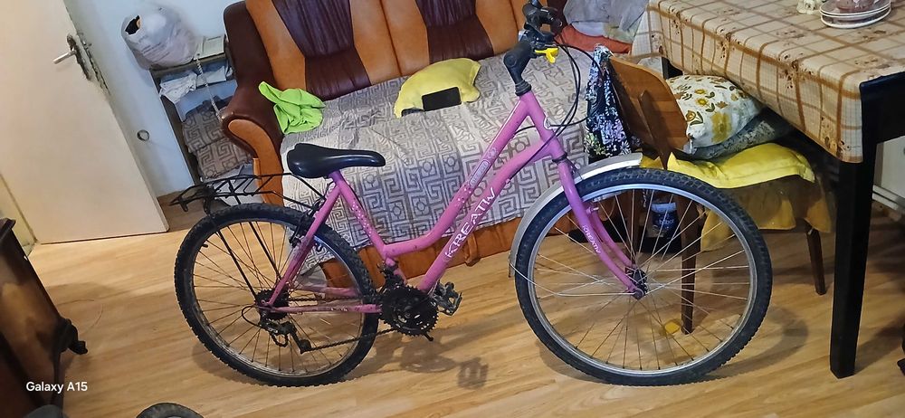 Vând bicicleta pentru fete,cauciucuri în bune condiții, frâne bune preț 350 lei