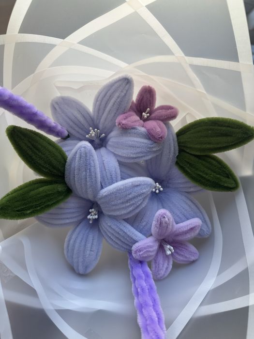 Buchet de flori din sarma plusata