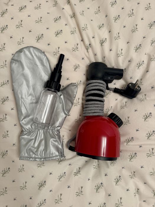 Продам ручной отпариватель Laurastar Iggi red