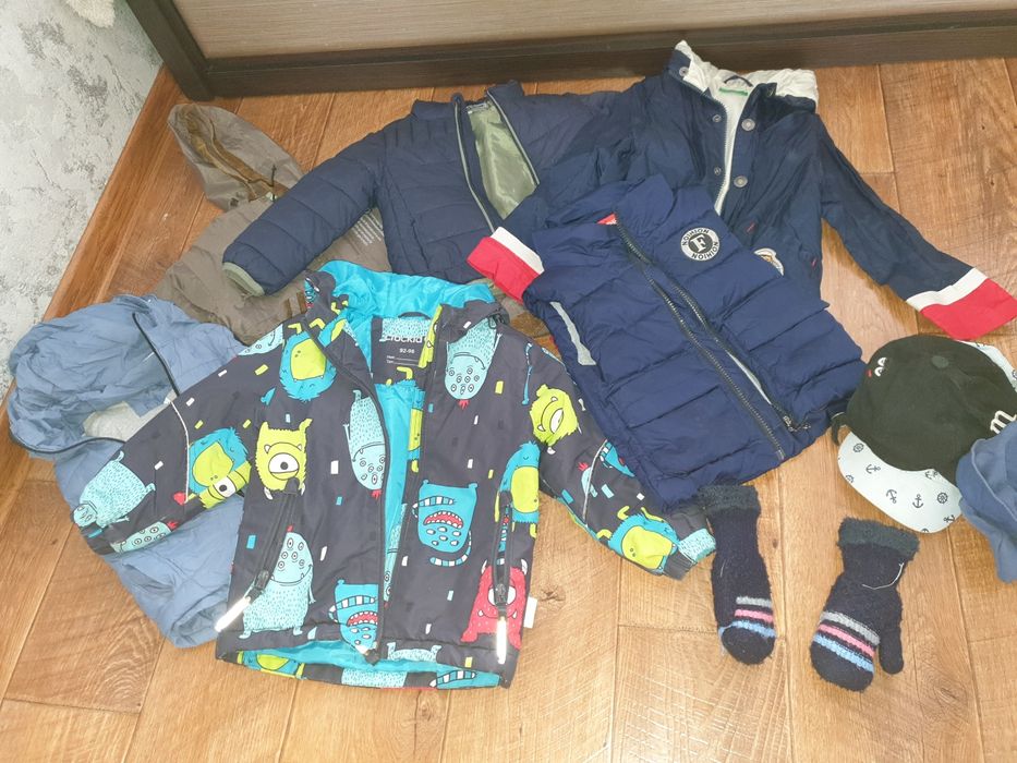 Демесезонные куртки желетки