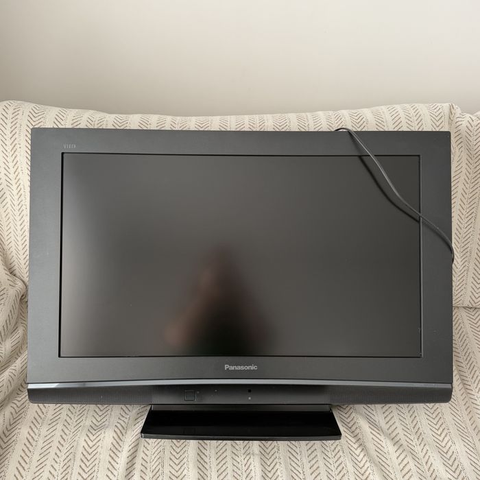 Телефон Panasonic VIERA LCD TV 32