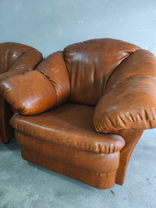 2 фотьойла от изкуствена кожа